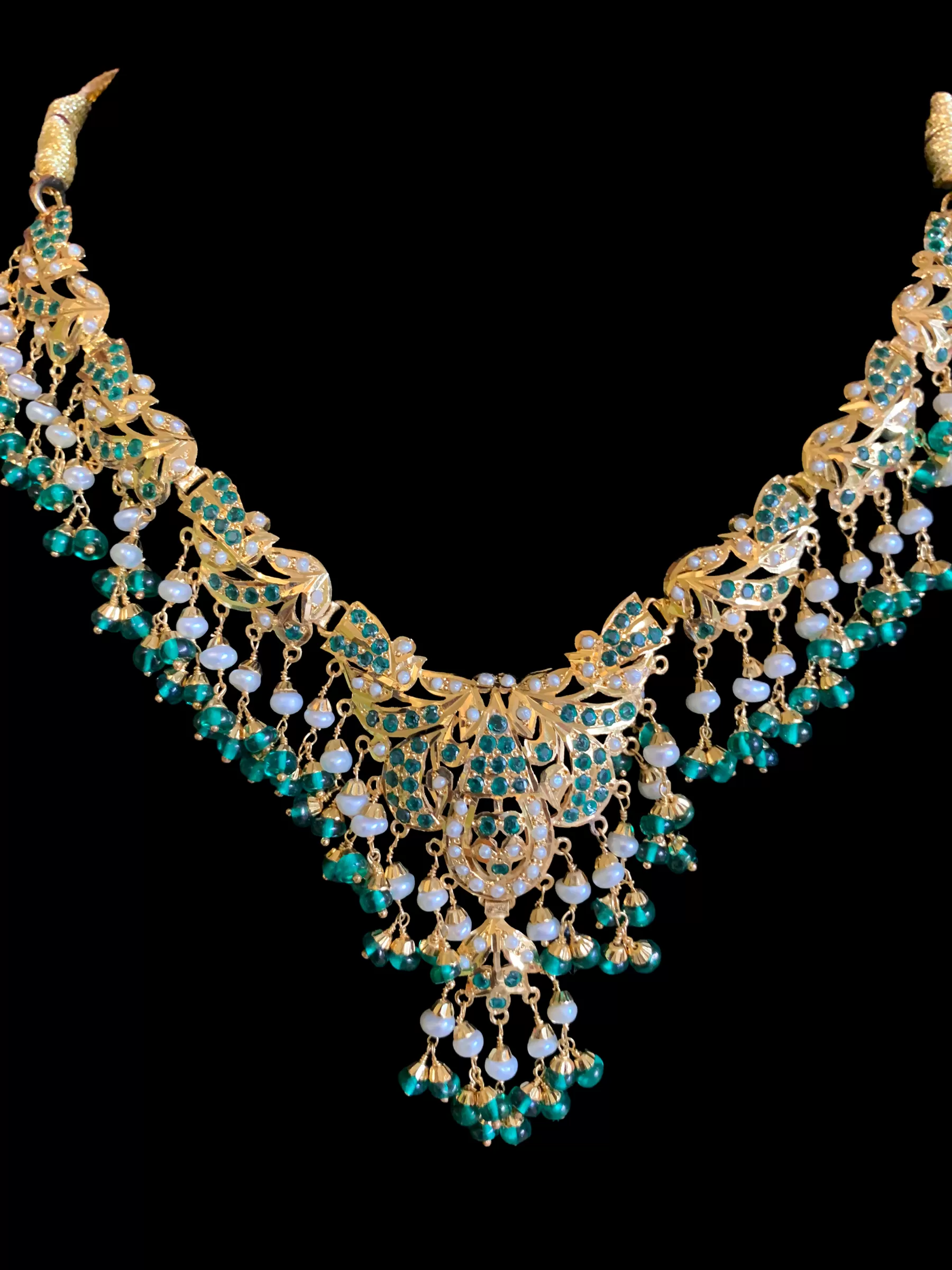 FARISA gold plated silver necklace set in emerald