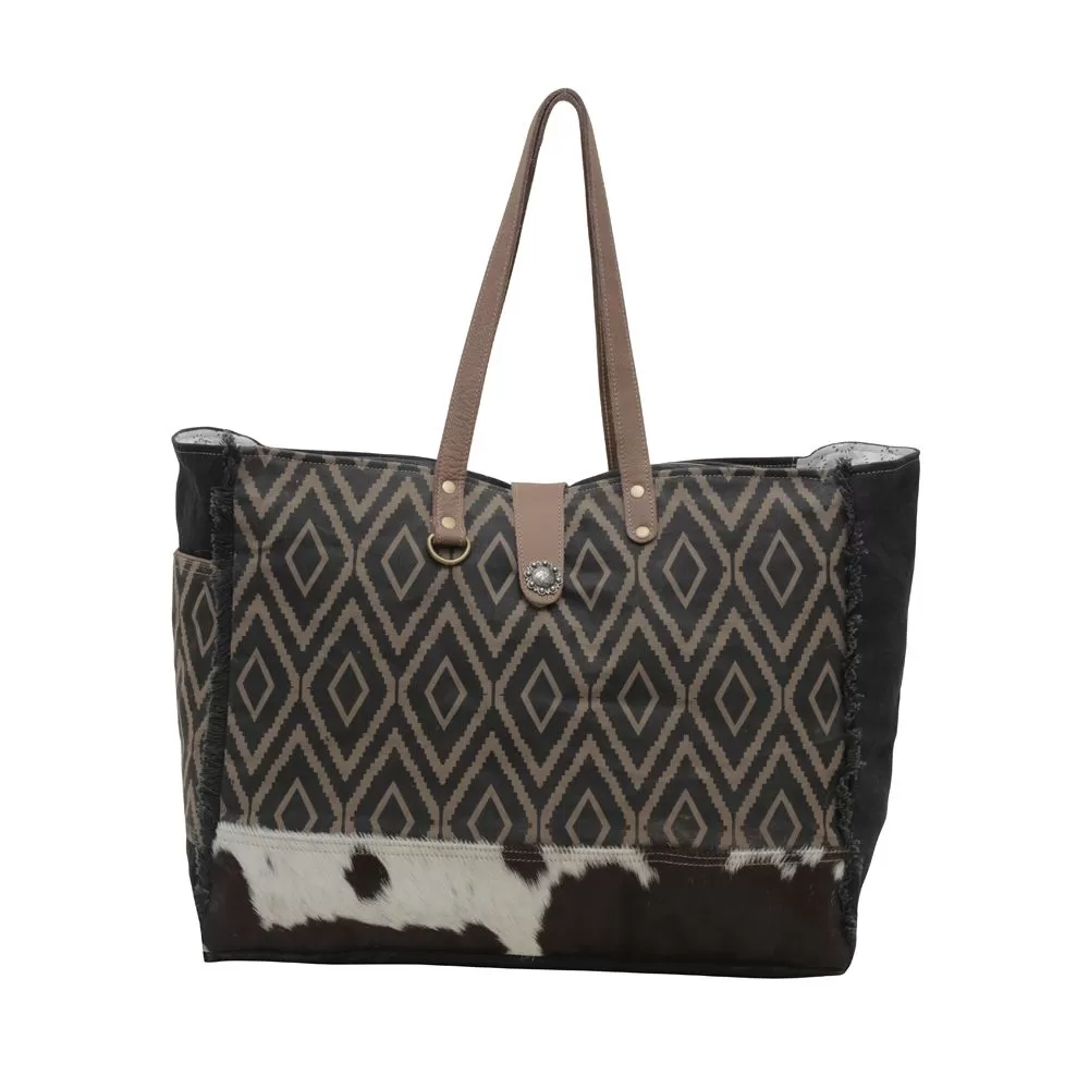 Myra Bag Umber Currant Weekender: Stylish Versatility for Every Journey