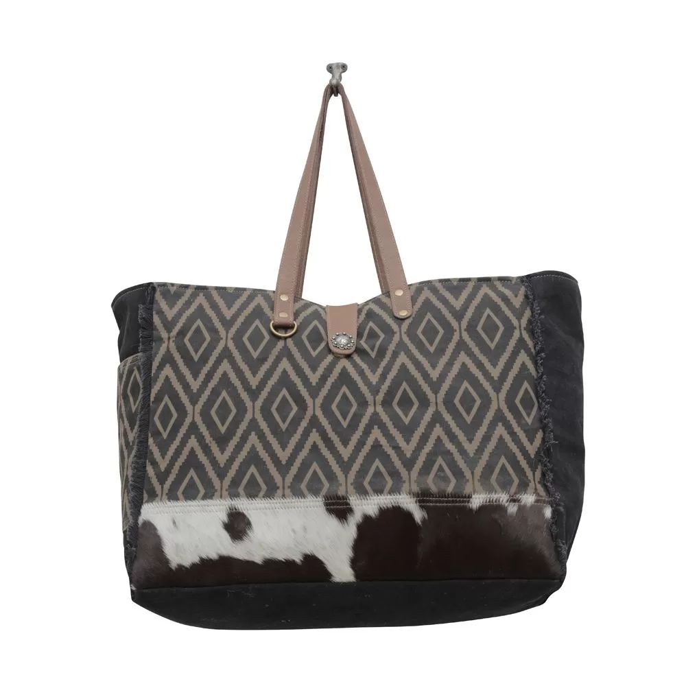 Myra Bag Umber Currant Weekender: Stylish Versatility for Every Journey