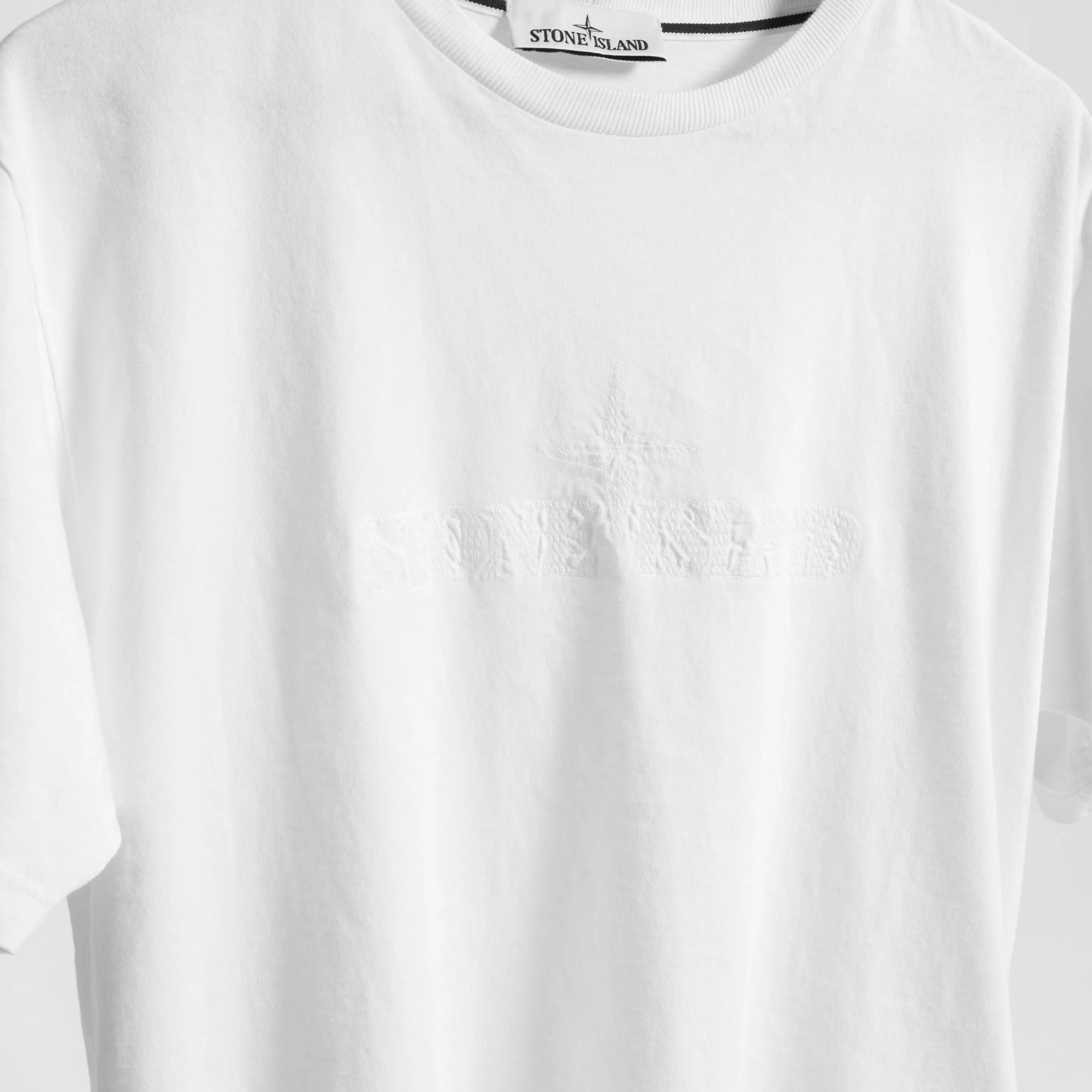 T-Shirt SS Embroidered Chest Logo - White 0177